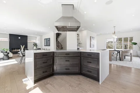 $2,249,000 | 22 Mount Zion Road, Melrose, MA 02176