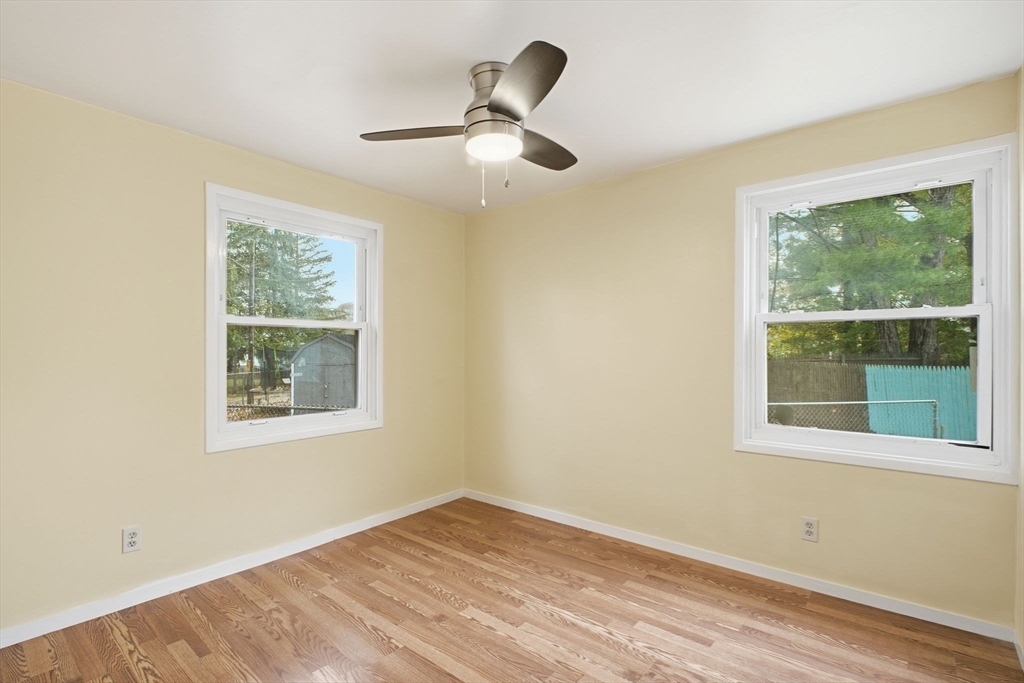 392 Gifford Street Springfield, MA 01118 - Photo 14 of 22