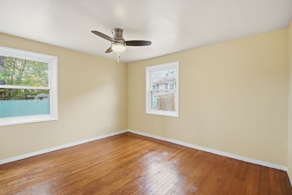 392 Gifford Street Springfield, MA 01118 - Photo 15 of 22