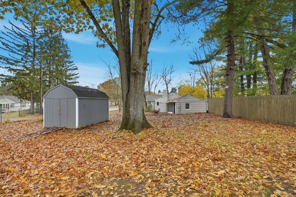 392 Gifford Street Springfield, MA 01118 - Photo 20 of 22