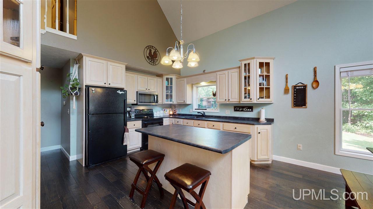 E4084 Paulsen Road Chatham, MI 49816 - Photo 8 of 78 Gallery Image 8