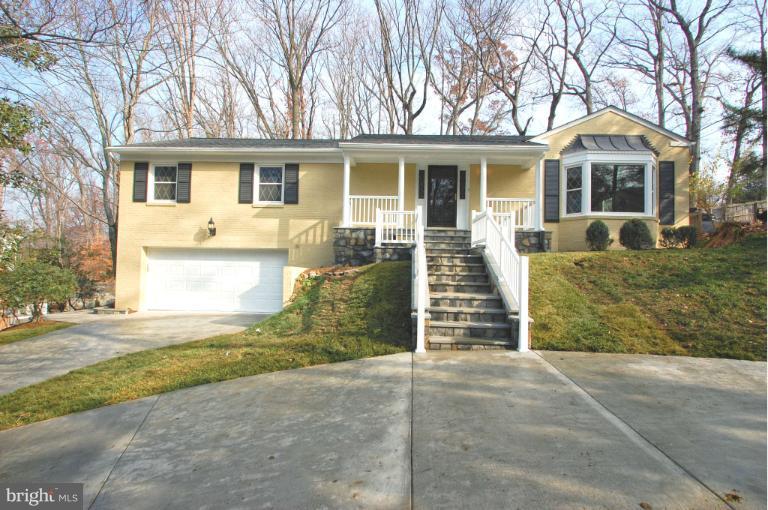 6211 Foxcroft Road Alexandria, VA 22307 - Photo 1 of 30 Exterior (Main)