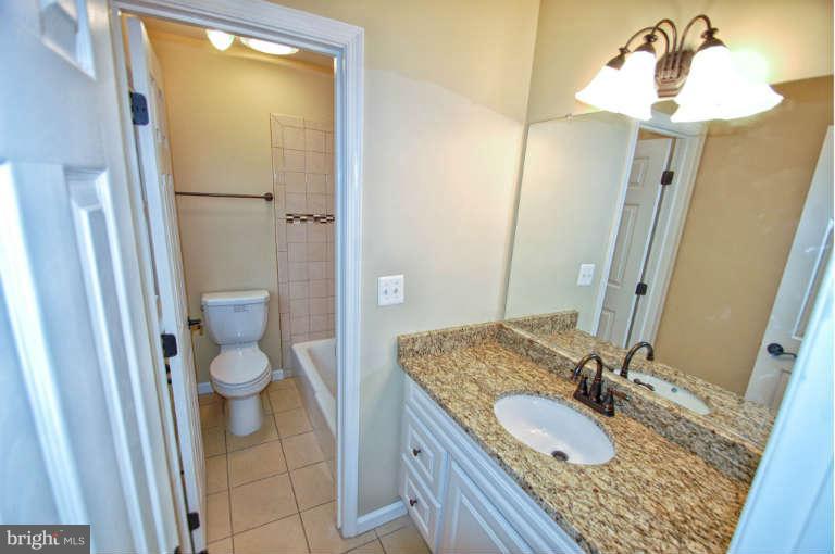 6211 Foxcroft Road Alexandria, VA 22307 - Photo 11 of 30 Bath