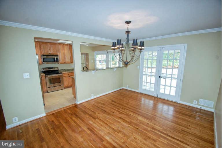 6211 Foxcroft Road Alexandria, VA 22307 - Photo 17 of 30 Dining Room