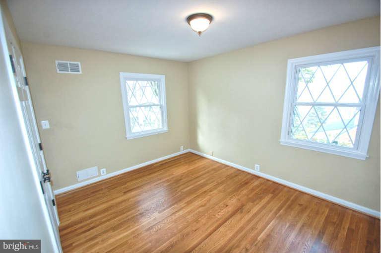6211 Foxcroft Road Alexandria, VA 22307 - Photo 22 of 30 Bedroom
