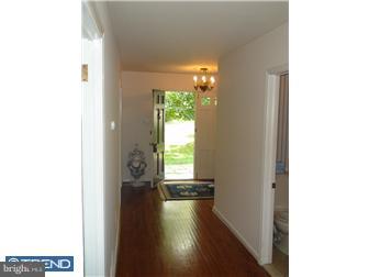 1629 Weedon Road Wayne, PA 19087 - Photo 4 of 12 Foyer