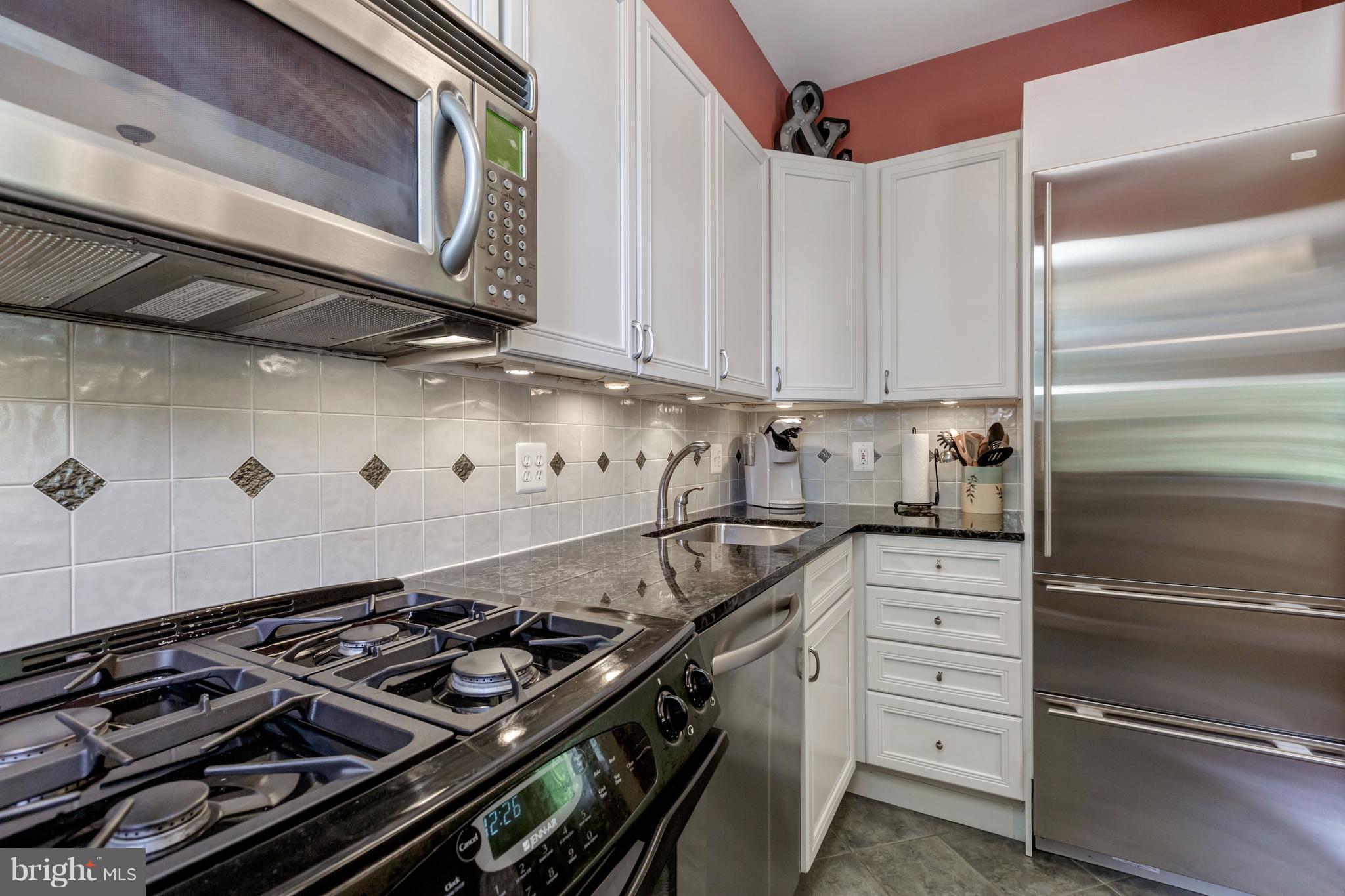 3025 Ontario Road Northwest, Unit 101 Washington, DC 20009 - Photo 14 of 29 Kitchen