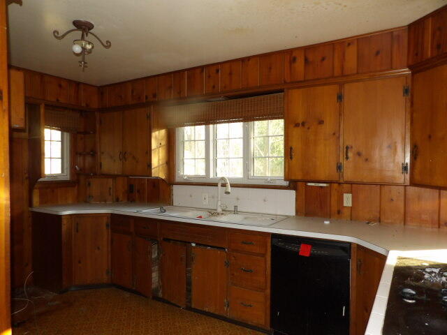 932 Lincoln Road Otsego, MI 49078 - Photo 3 of 20 100_0049