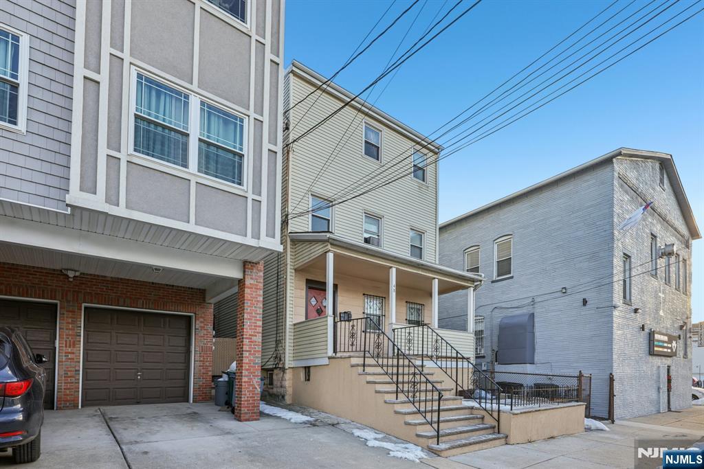 48 Atlantic Street Elizabeth, NJ 07206 - Photo 2 of 25
