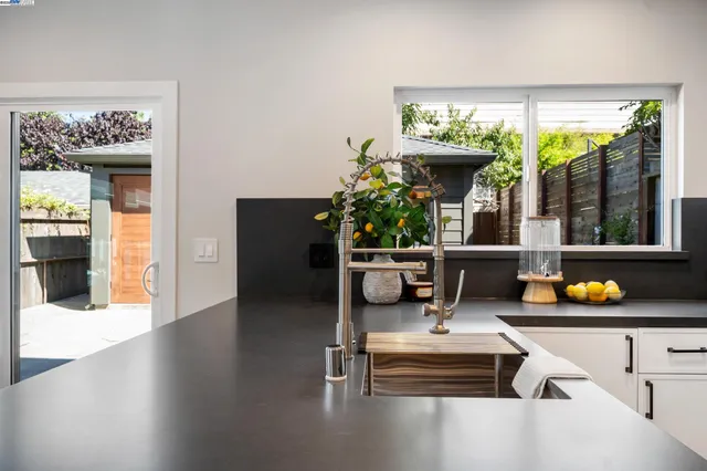 $1,195,000 | 354 49th Street, Oakland, CA 94609