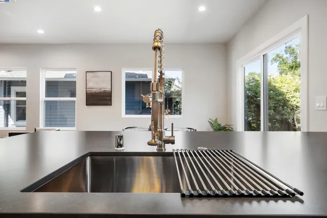 $1,195,000 | 354 49th Street, Oakland, CA 94609