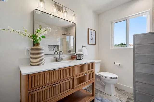 $1,195,000 | 354 49th Street, Oakland, CA 94609