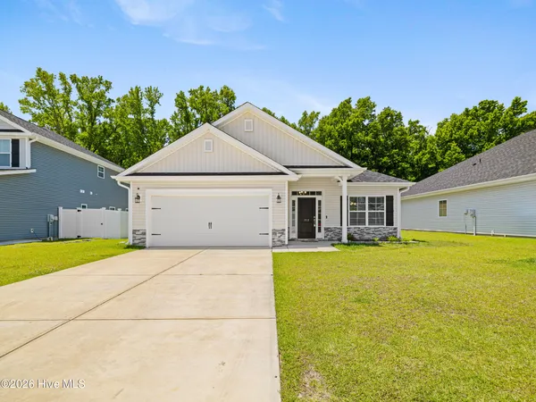 $2,250 | 713 Greenwich Place, Richlands, NC 28574