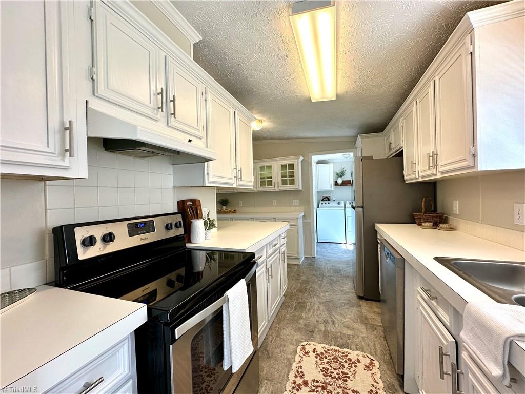291 Howardtown Road Mocksville, NC 27028 - Photo 9 of 47 Kitchen