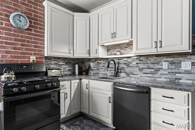 $325,000 | 9016 Moritz Avenue, Brentwood, MO 63144