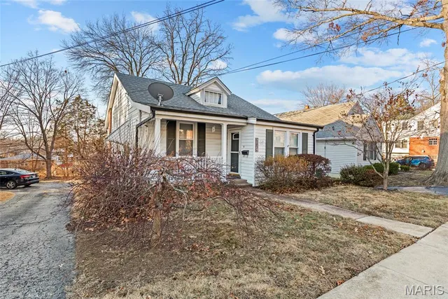 $325,000 | 9016 Moritz Avenue, Brentwood, MO 63144