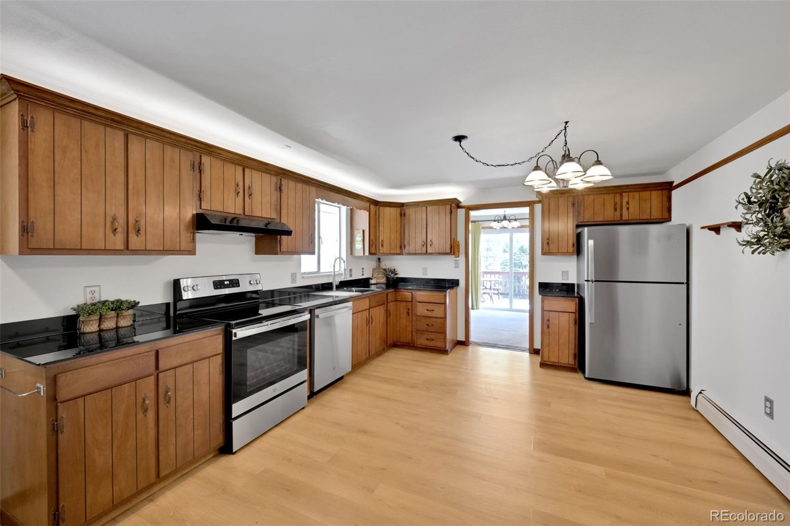 22557 Meadow View Road Morrison, CO 80465 - Photo 4 of 40