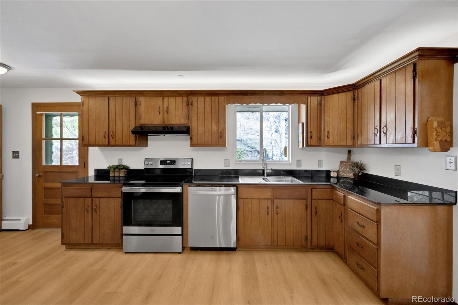 22557 Meadow View Road Morrison, CO 80465 - Photo 5 of 40