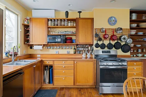 $2,100,000 | 104-106 Auburn Street, Cambridge, MA 02139