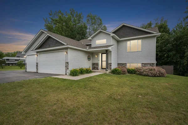 $394,900 | 683 Elins Lake Road, Cambridge, MN 55008