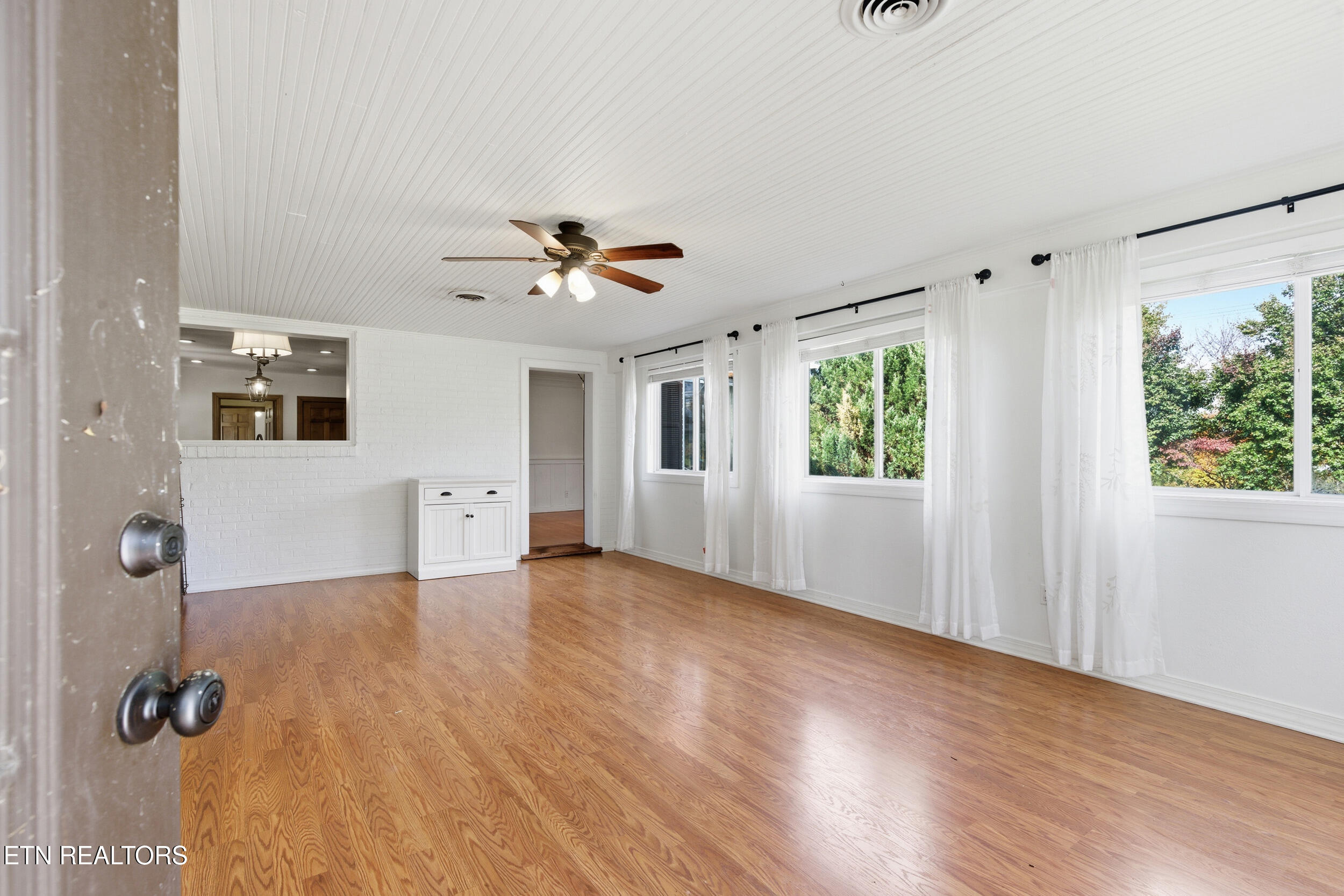 2731 Asbury Road Knoxville, TN 37914 - Photo 15 of 26 24_041