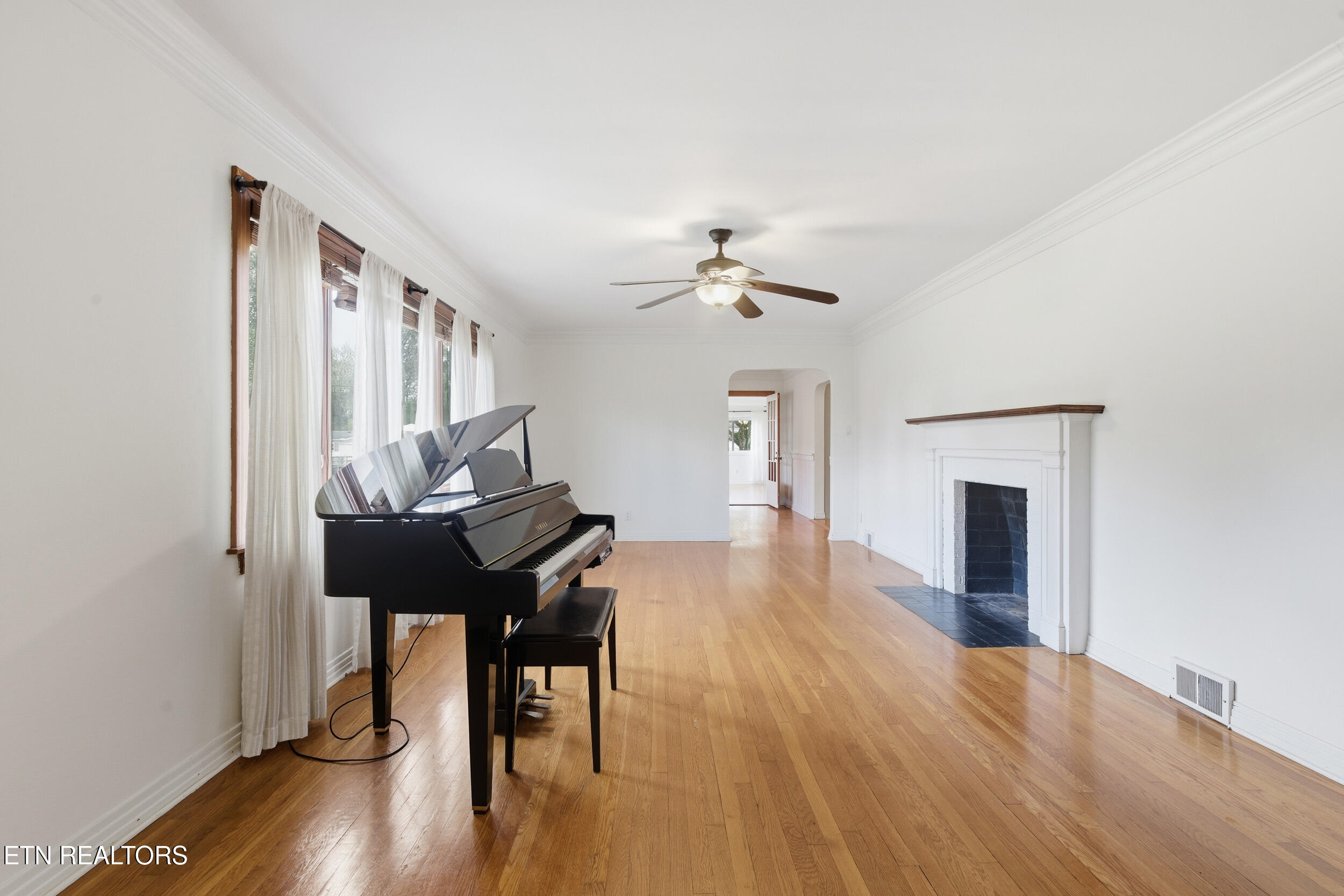 2731 Asbury Road Knoxville, TN 37914 - Photo 8 of 26 011