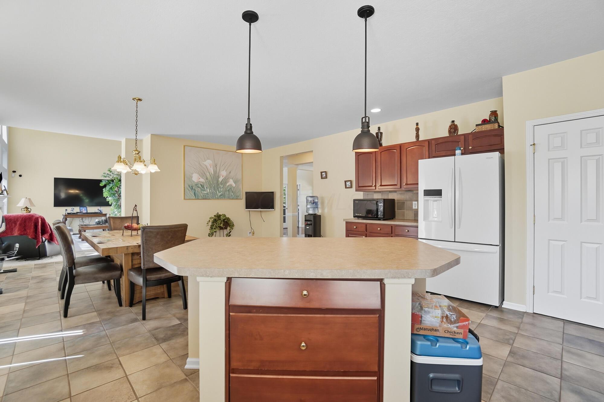 2471 Mock Road Columbus, OH 43219 - Photo 21 of 69 025