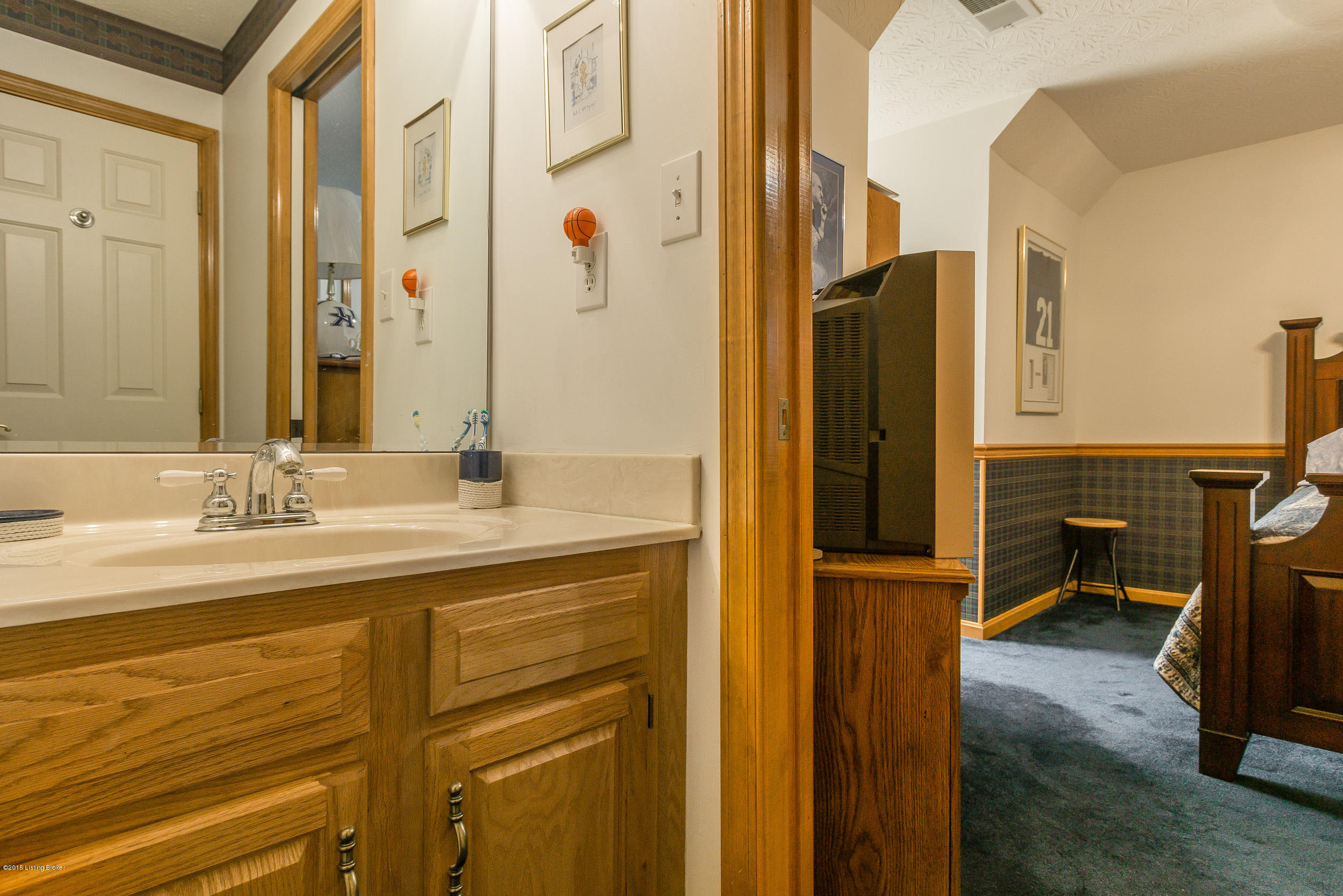 9003 Fox Chase Road Louisville, KY 40228 - Photo 35 of 50 9003 Fox Chase Rd-19