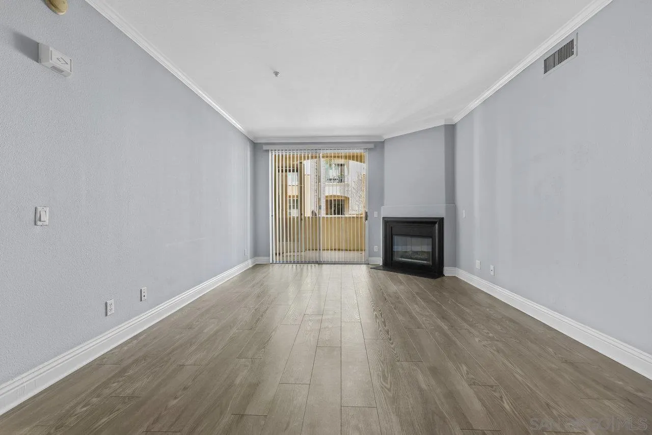 12372 Carmel Country Road, Unit 202 San Diego, CA 92130 - Photo 4 of 14