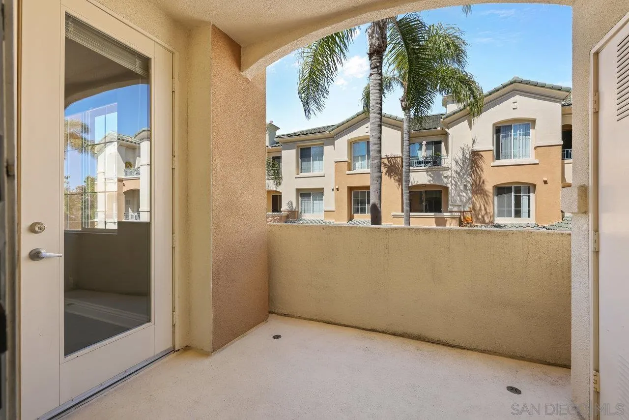 12372 Carmel Country Road, Unit 202 San Diego, CA 92130 - Photo 6 of 14