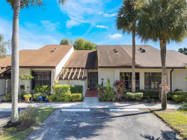 $2,500 | 3928 Vine Trail, Unit B, Lake Worth, FL 33467