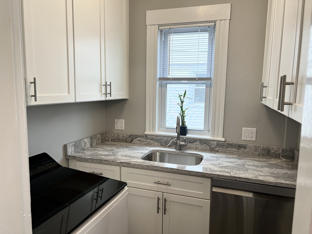 31 Cutler Street, Unit 1 Winthrop, MA 02152 - Photo 5 of 16