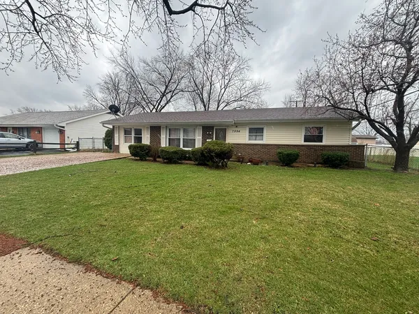 $265,000 | 7994 Kensington Lane, Hanover Park, IL 60133