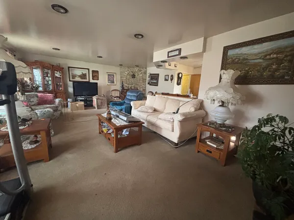 $265,000 | 7994 Kensington Lane, Hanover Park, IL 60133