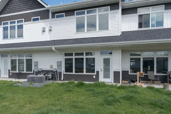 $269,900 | 405 Prairie Rose Trail, Mankato, MN 56001