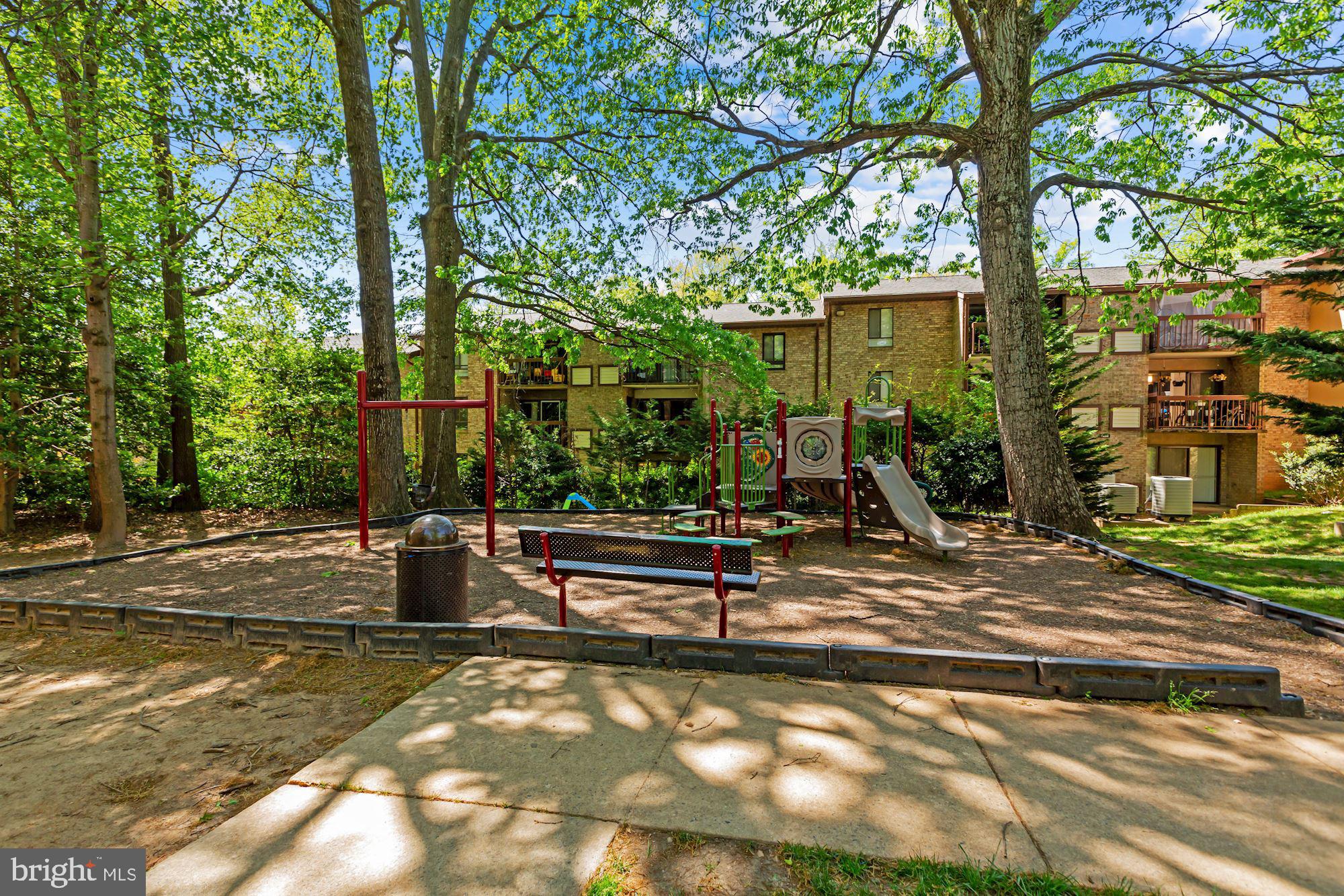 2249 Castle Rock Square, Unit 1B Reston, VA 20191 - Photo 3 of 5 Community