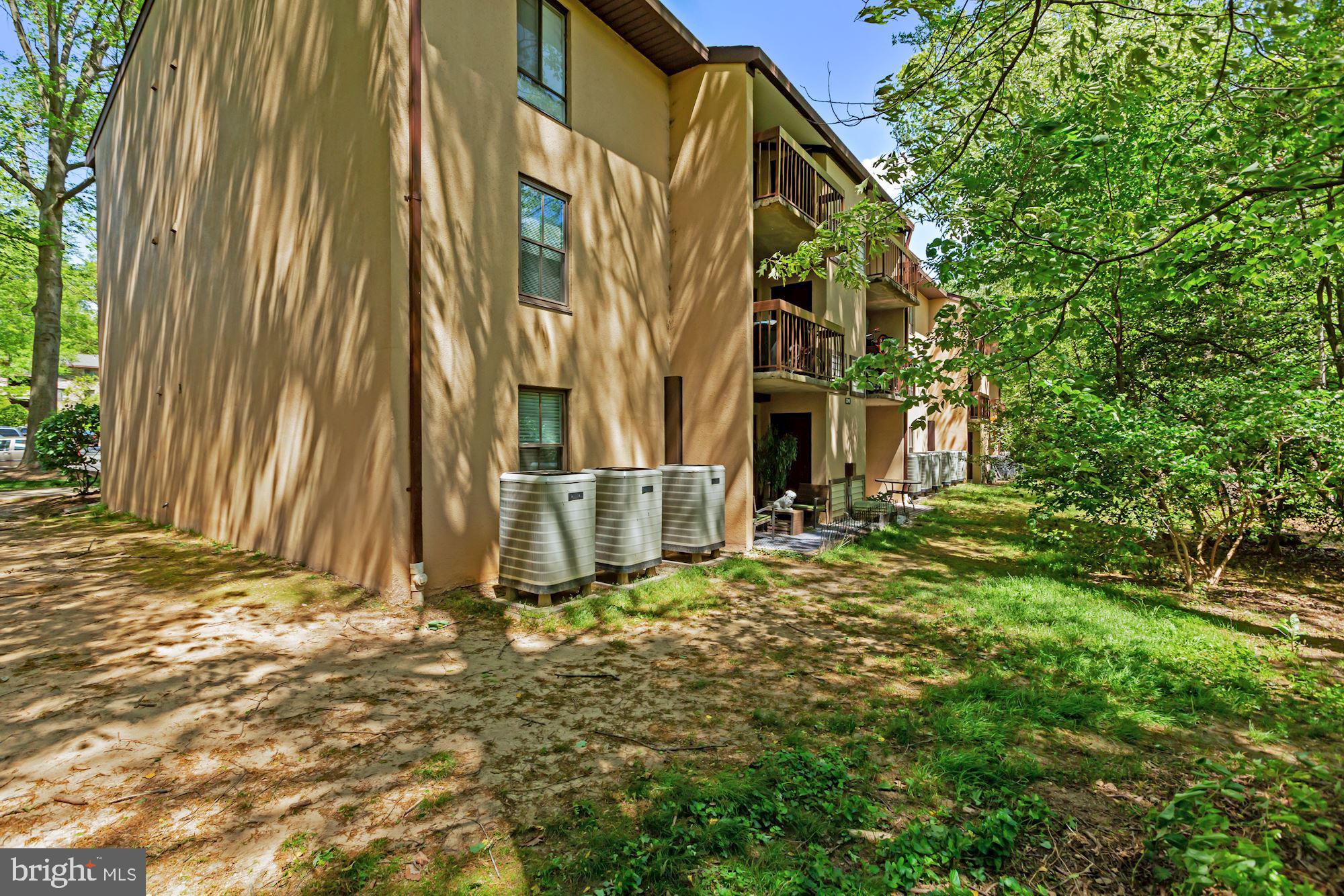 2249 Castle Rock Square, Unit 1B Reston, VA 20191 - Photo 4 of 5 Building