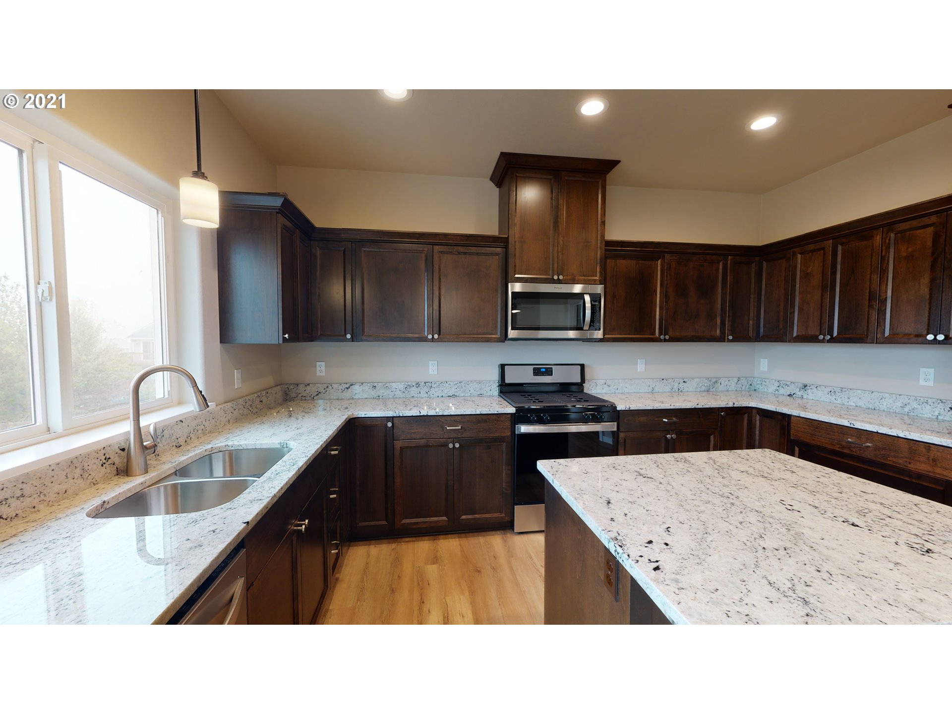 340 Northeast Rose Ridge Drive Winston, OR 97496 - Photo 11 of 30 Gallery Image 11