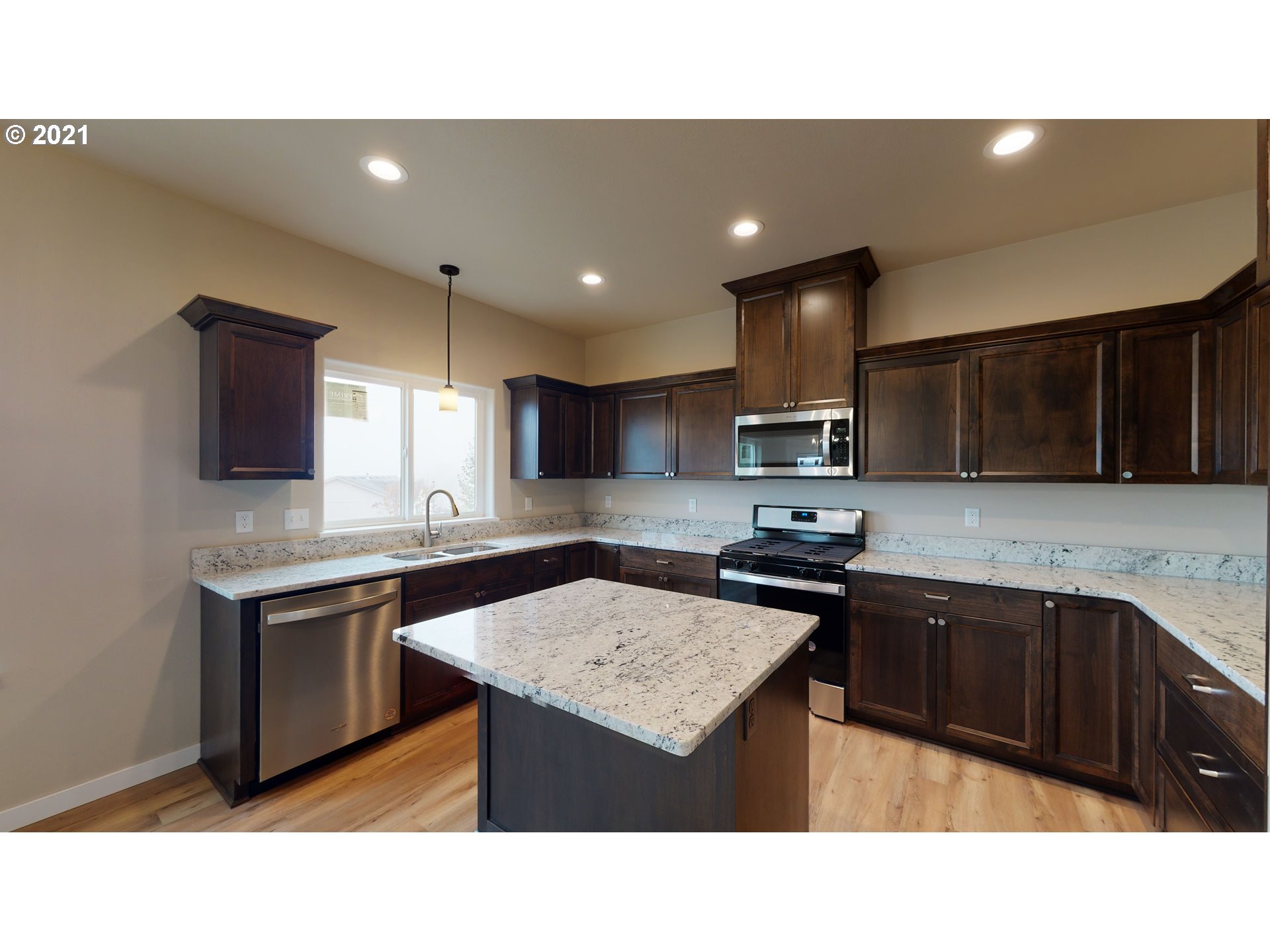 340 Northeast Rose Ridge Drive Winston, OR 97496 - Photo 13 of 30 Gallery Image 13