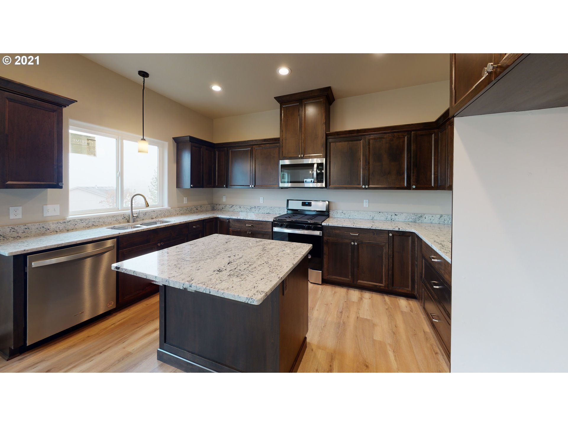 340 Northeast Rose Ridge Drive Winston, OR 97496 - Photo 14 of 30 Gallery Image 14