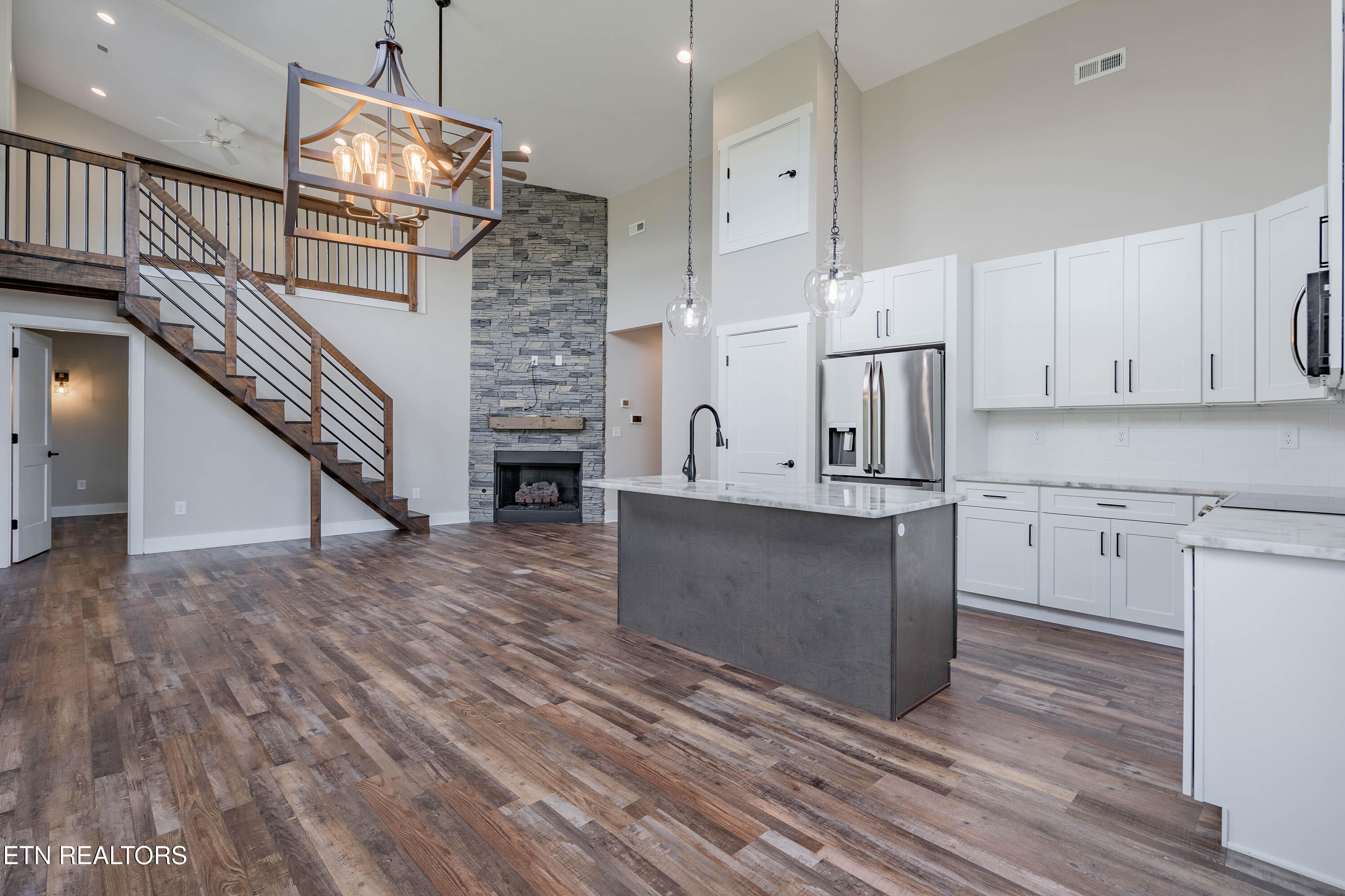 1352 Dutch Valley Road Clinton, TN 37716 - Photo 10 of 50 A7309127-HDR