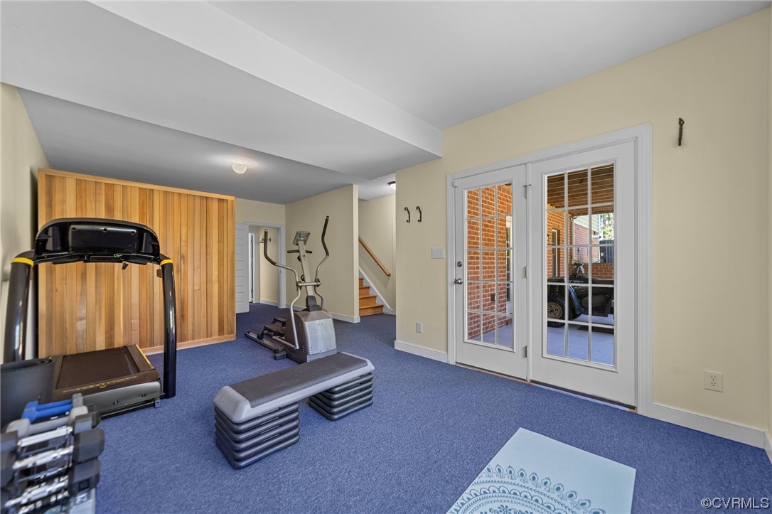 15163 Rice Road Beaverdam, VA 23015 - Photo 24 of 50 a living room with furniture gym equipment and a window