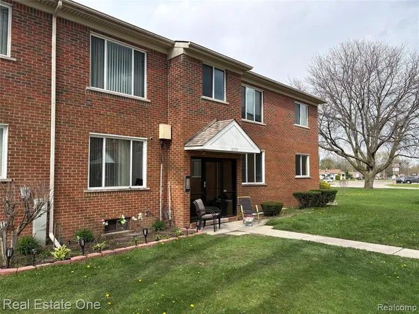$1,200 | 18574 Masonic Boulevard, Unit 7, Fraser, MI 48026