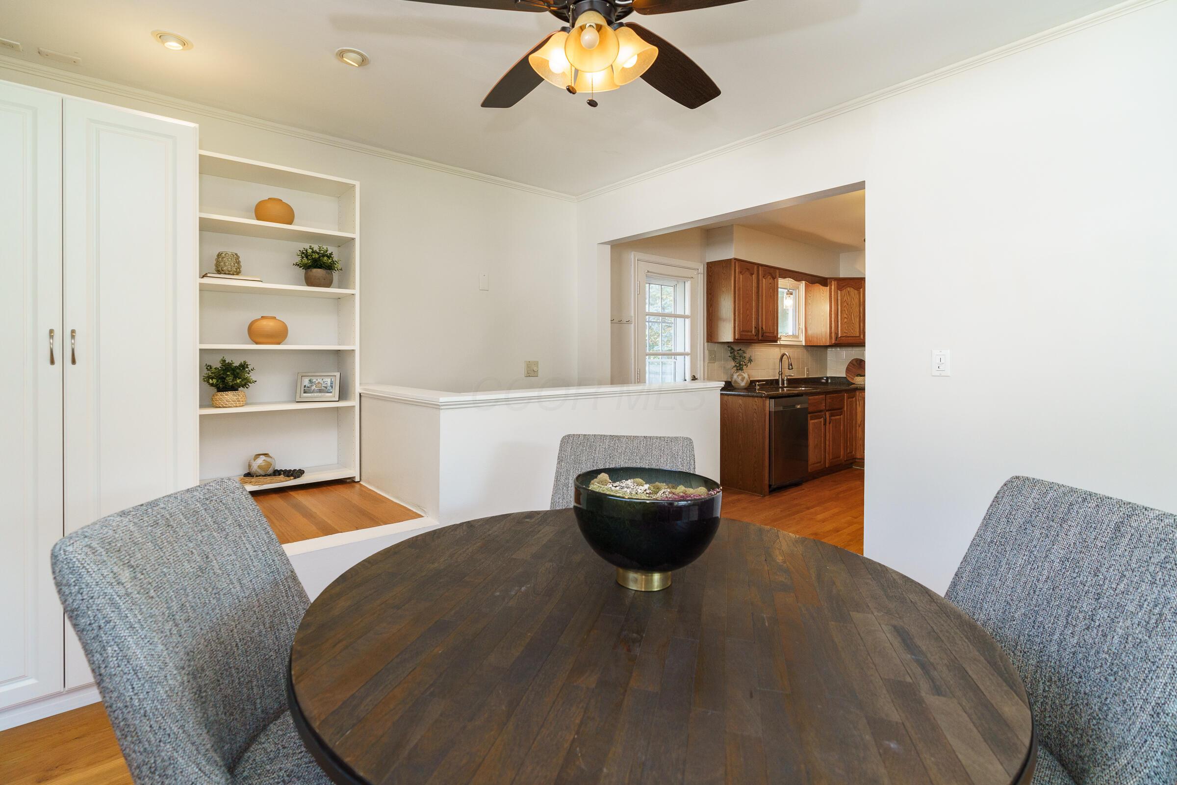 2150 Edgevale Road Columbus, OH 43221 - Photo 9 of 52 2150 Edgevale Rd interiors-19
