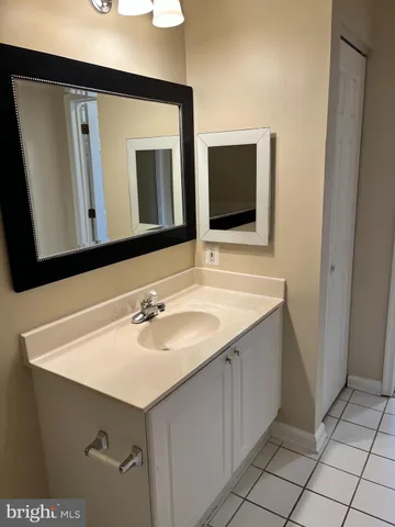 $2,350 | 2700 Bellforest Court, Unit 310, Vienna, VA 22180