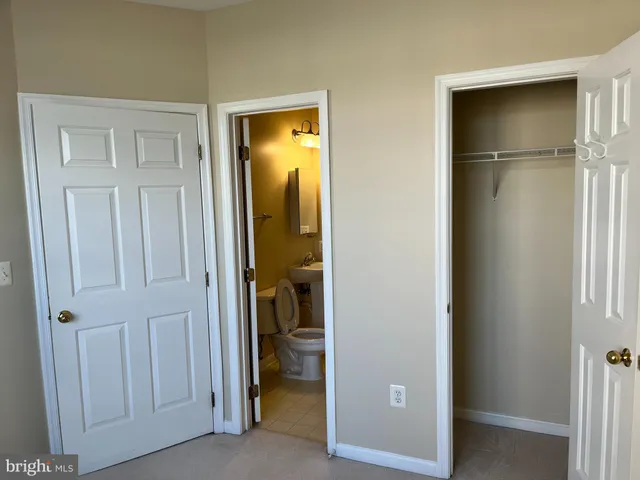 $2,350 | 2700 Bellforest Court, Unit 310, Vienna, VA 22180