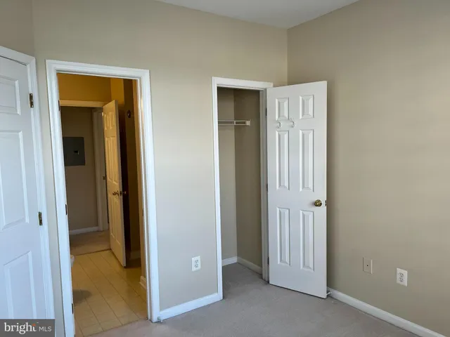 $2,350 | 2700 Bellforest Court, Unit 310, Vienna, VA 22180