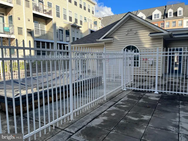 $2,350 | 2700 Bellforest Court, Unit 310, Vienna, VA 22180