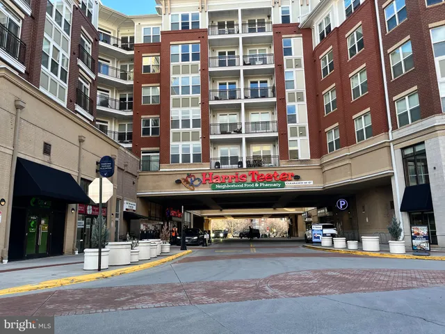 $2,350 | 2700 Bellforest Court, Unit 310, Vienna, VA 22180