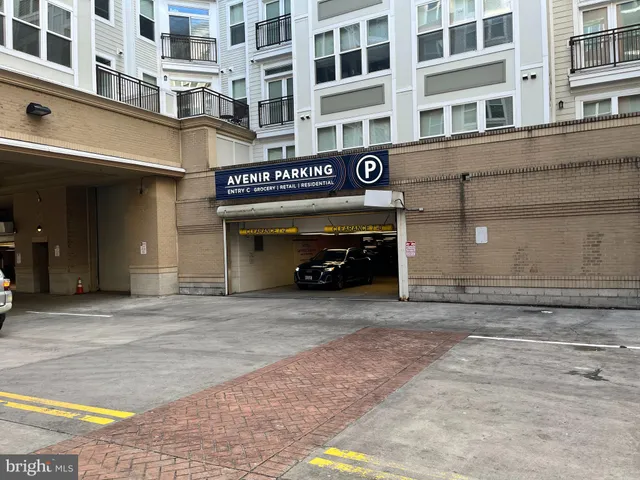 $2,350 | 2700 Bellforest Court, Unit 310, Vienna, VA 22180